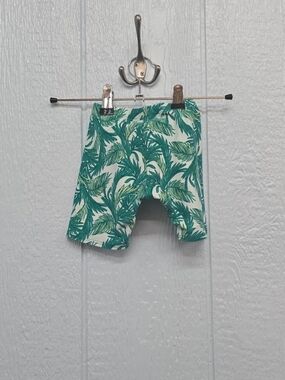 New Dot Dot Smile 2T Green Palm Print Kids Kick Shorts